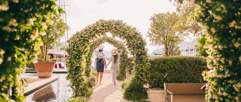 couple travel luxury resort